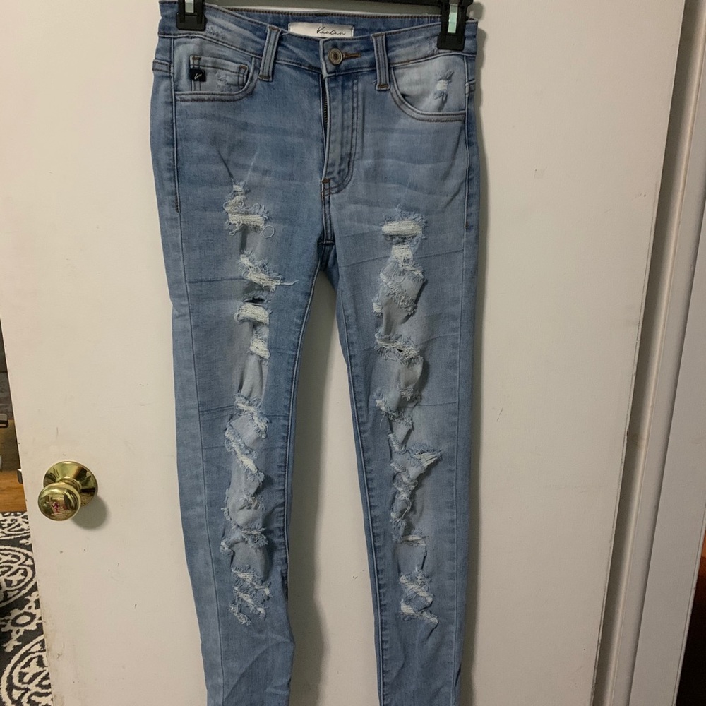 Ripped skinny jeans